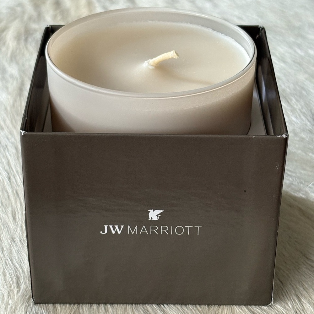 JW Marriott Cream Candle